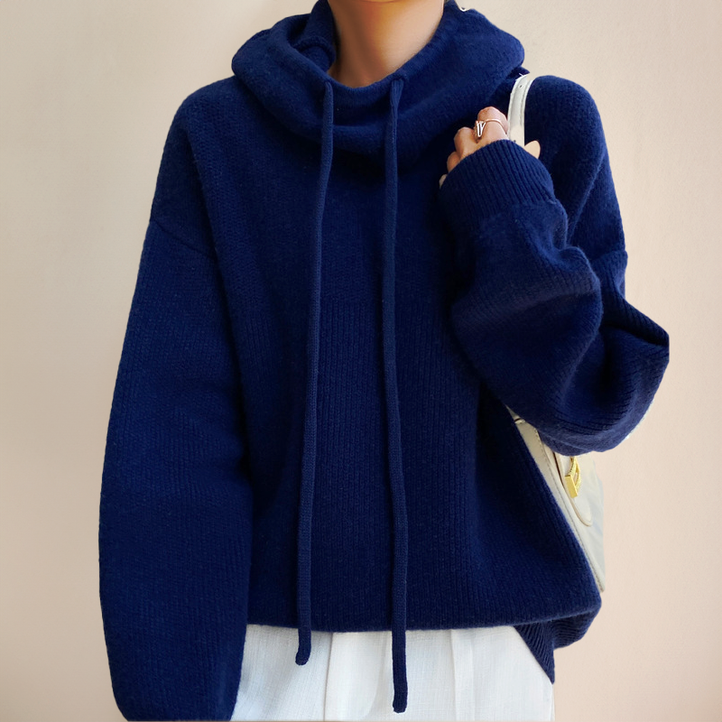 Julie – Turtleneck