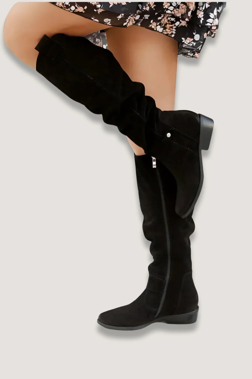 BLACK BOOTS