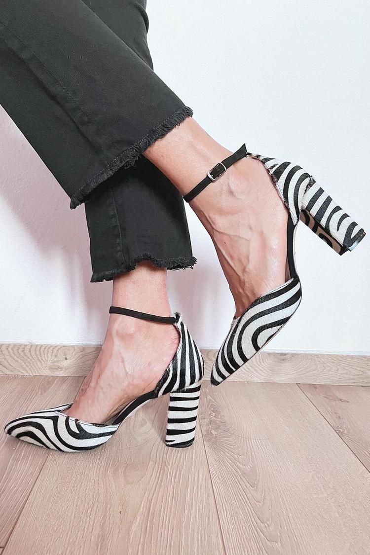 ZEBRA PRINT PUMPS WI