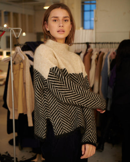 Gabrielle – Turtleneck