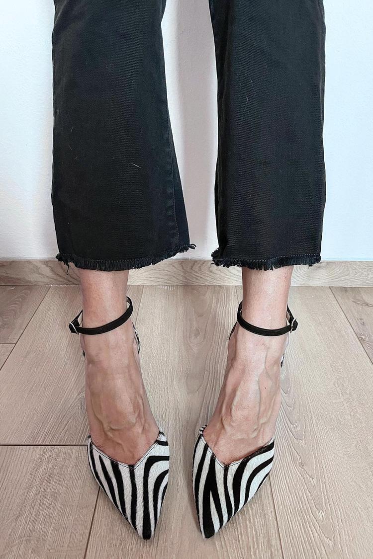 ZEBRA PRINT PUMPS WI