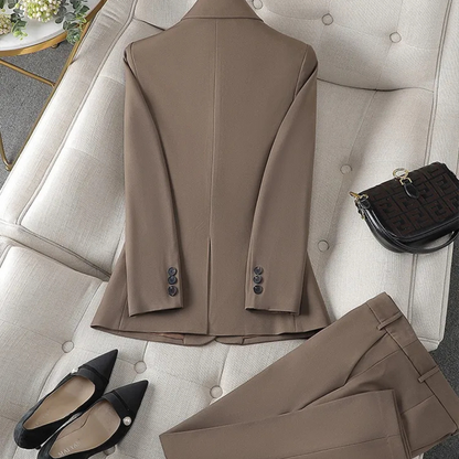 Claire – Set