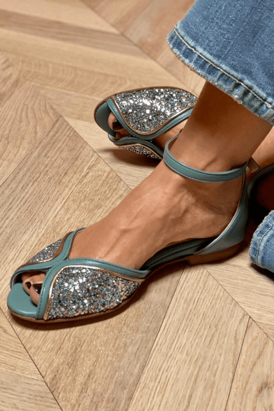 FLAT SANDAL WITH LUM