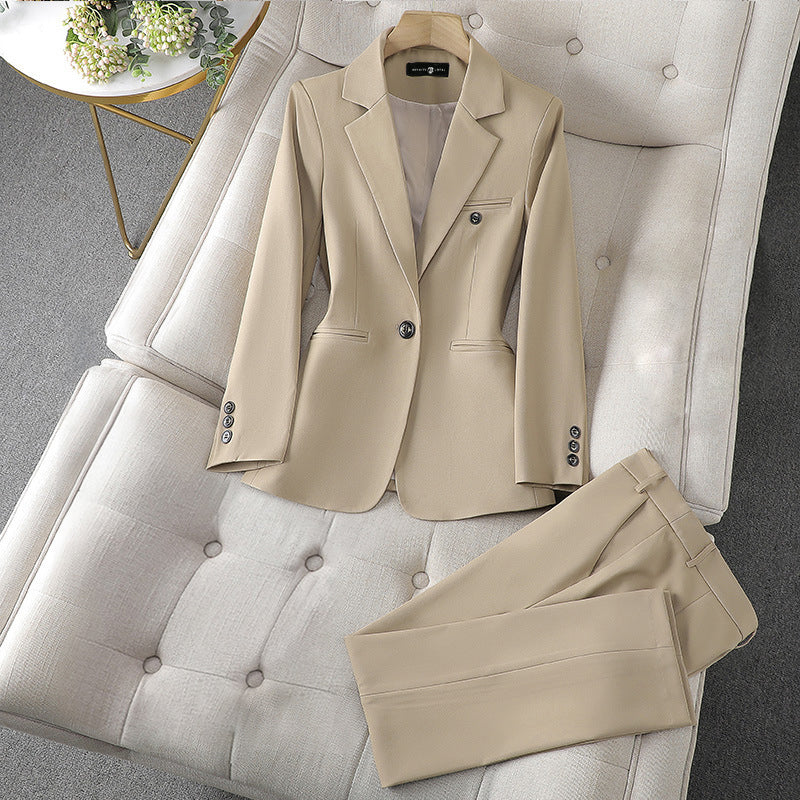 Claire – Set