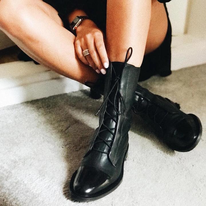 Joan – Boots