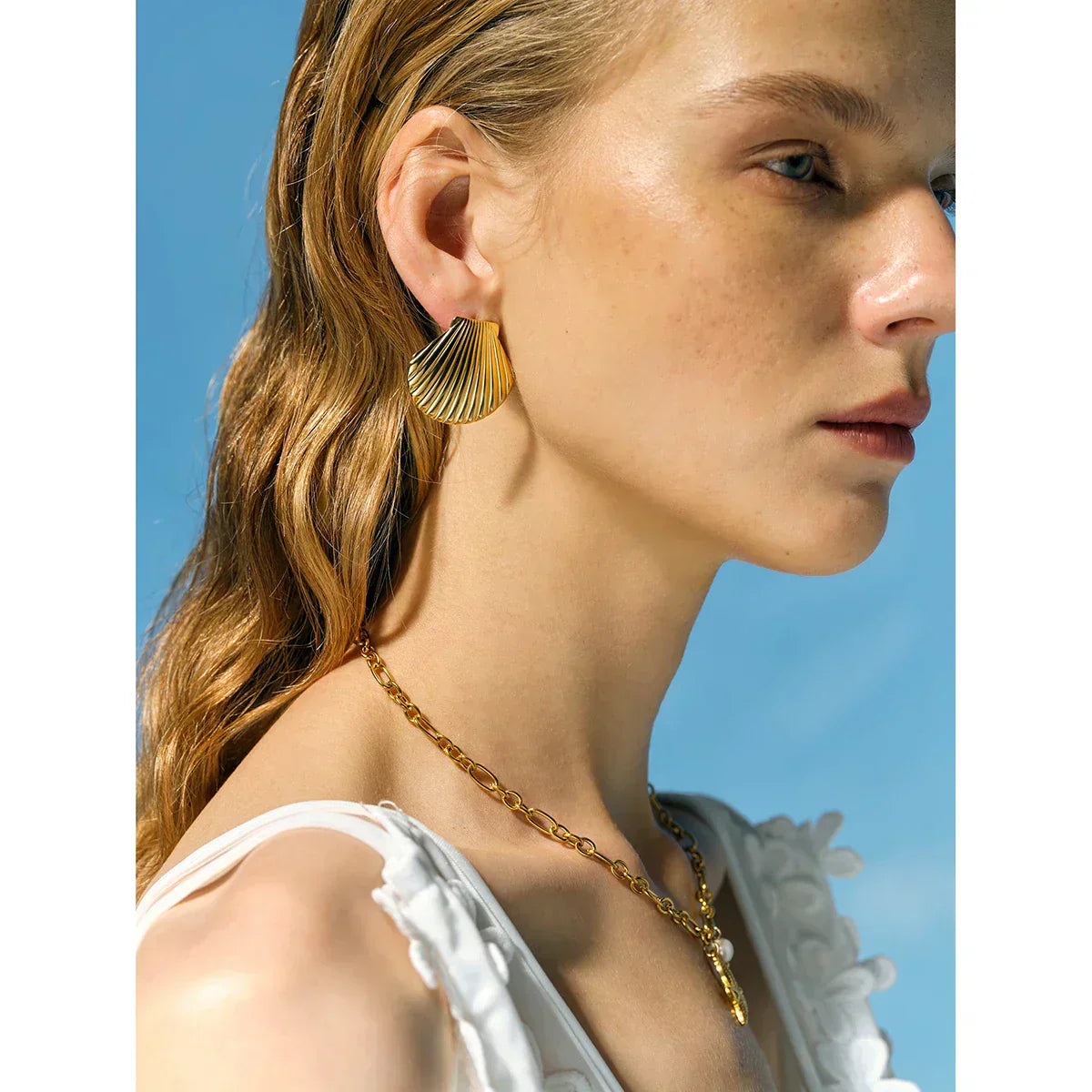 Azura – Studs