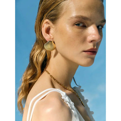 Azura – Studs