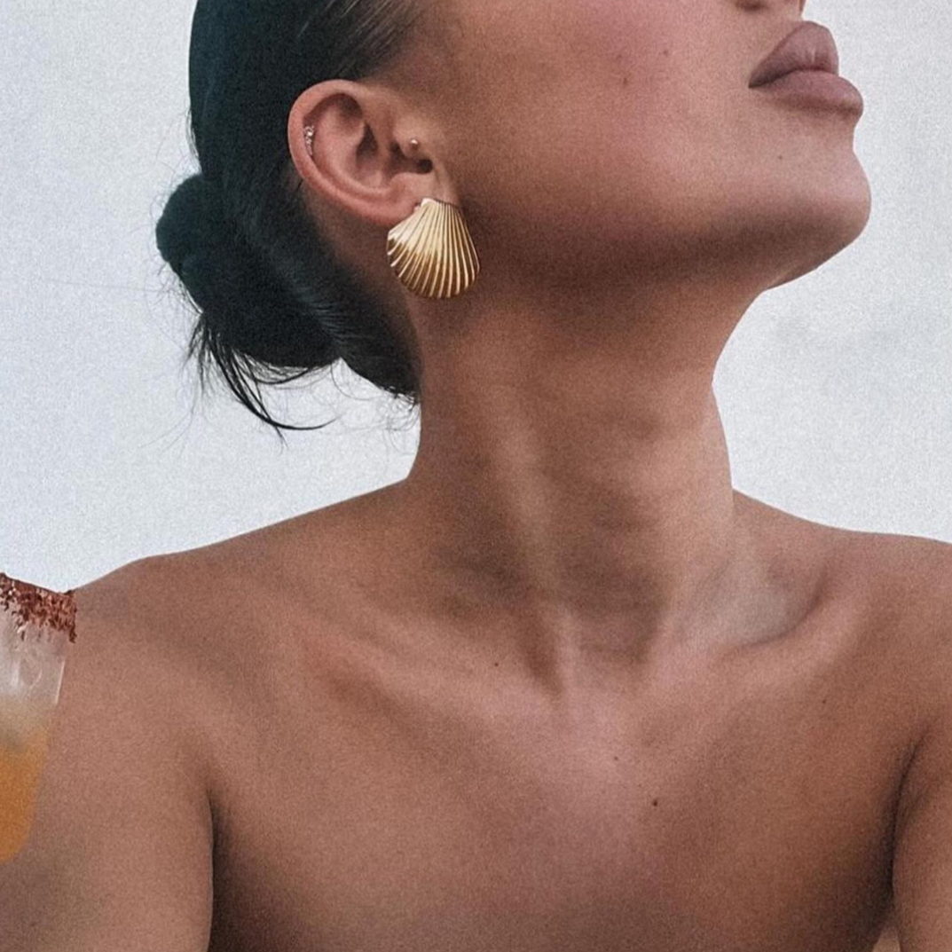 Azura – Studs