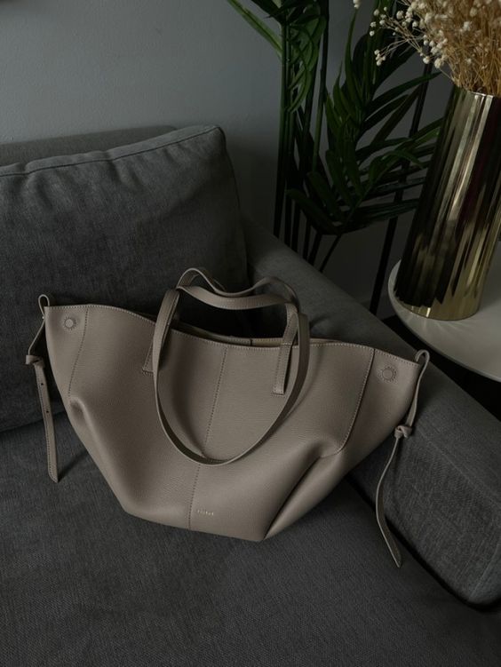 Lirael – Handbag